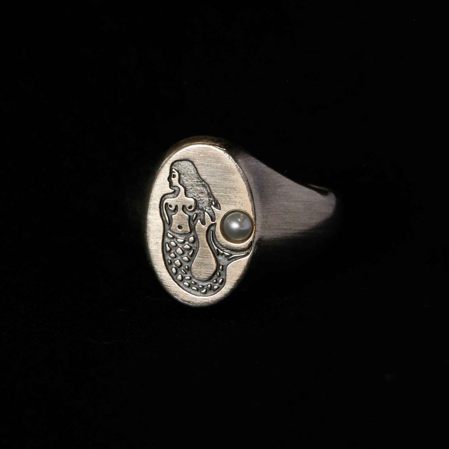 Mermaid Signet Ring with Pearl