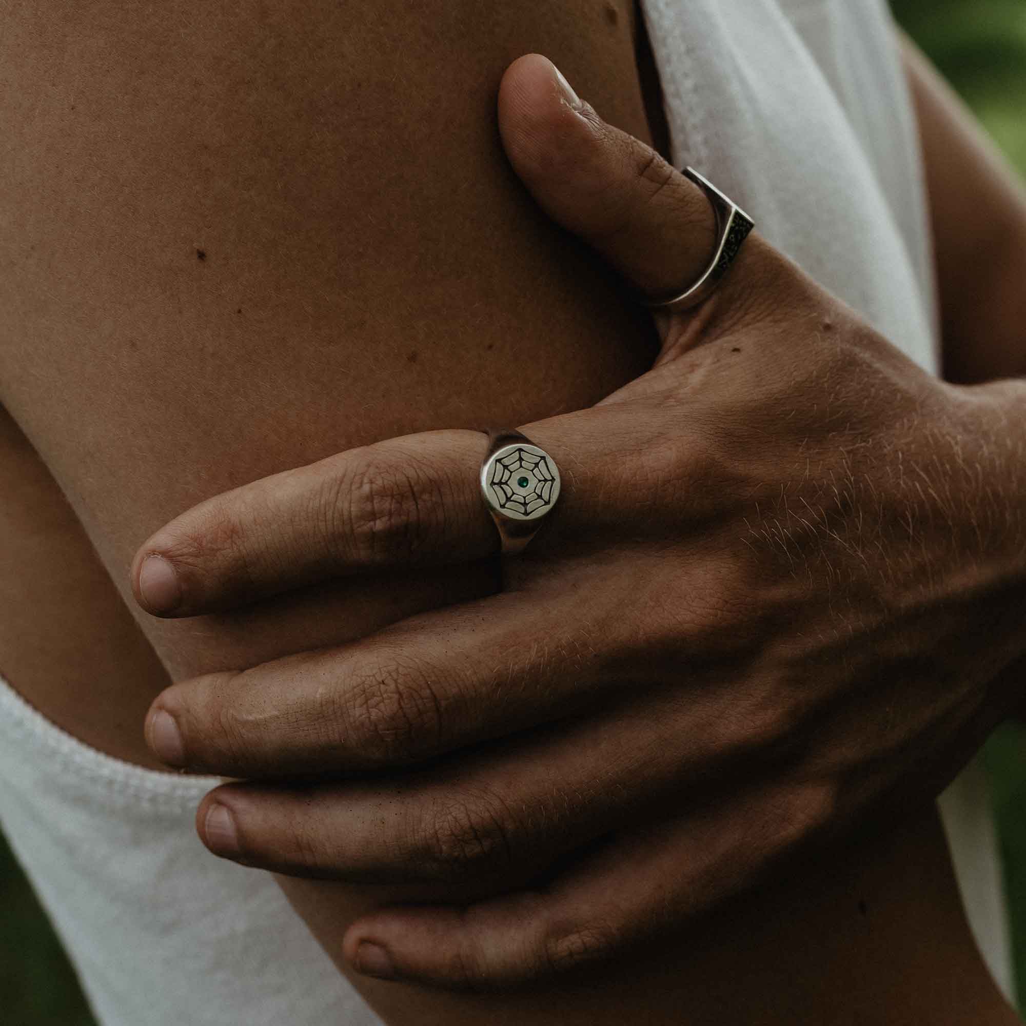 web engraving and a emerald stone on a 925 silver signet ring