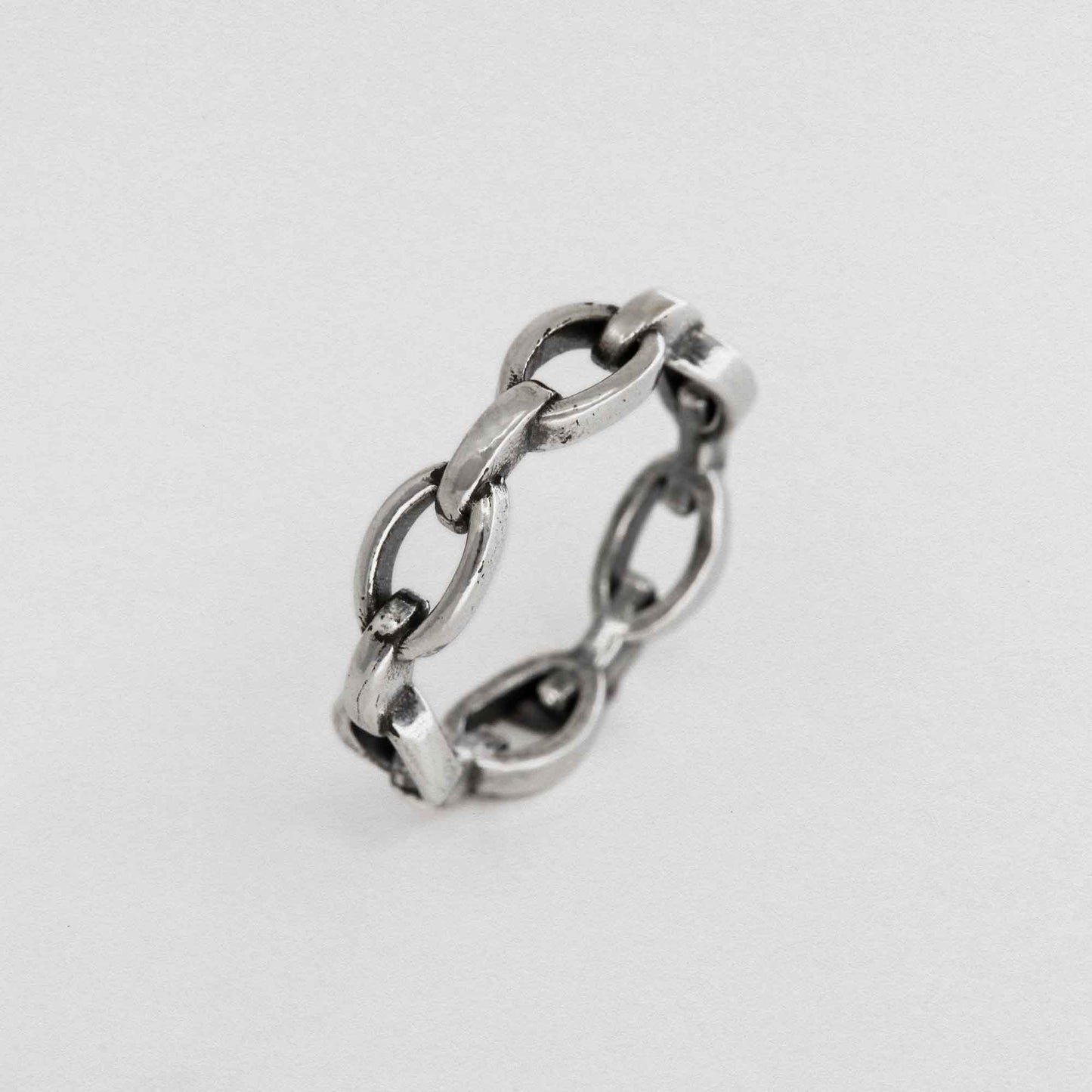 Mens Ring Of Chain Links In 925 Silver