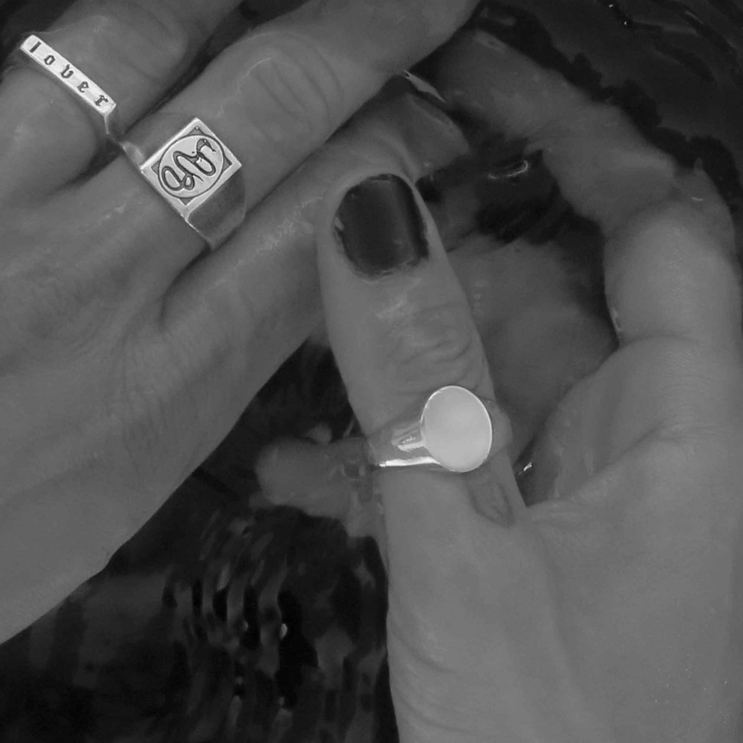 Oval Signet Ring In 925 Sterling Silver