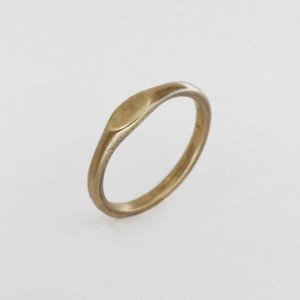 Small Oval Signet Ring Gold