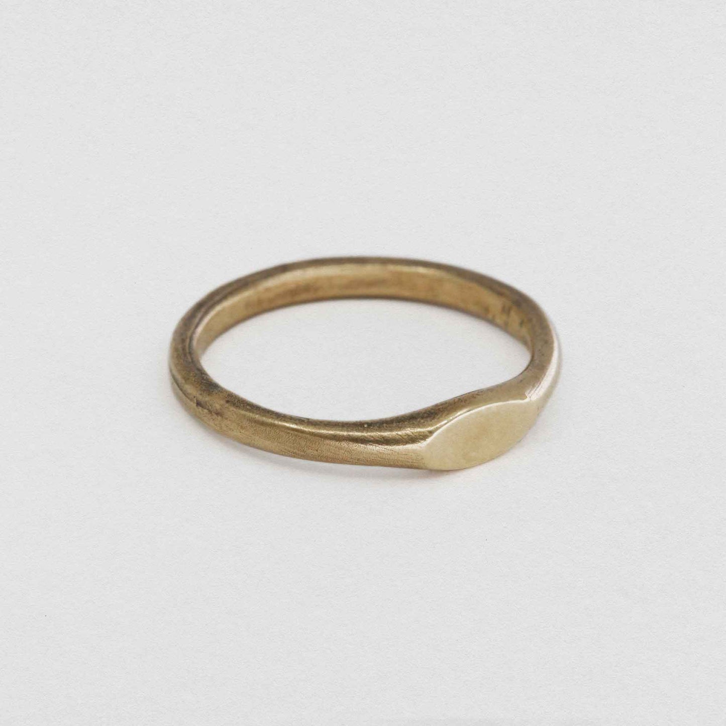 Small Oval Signet Ring Gold