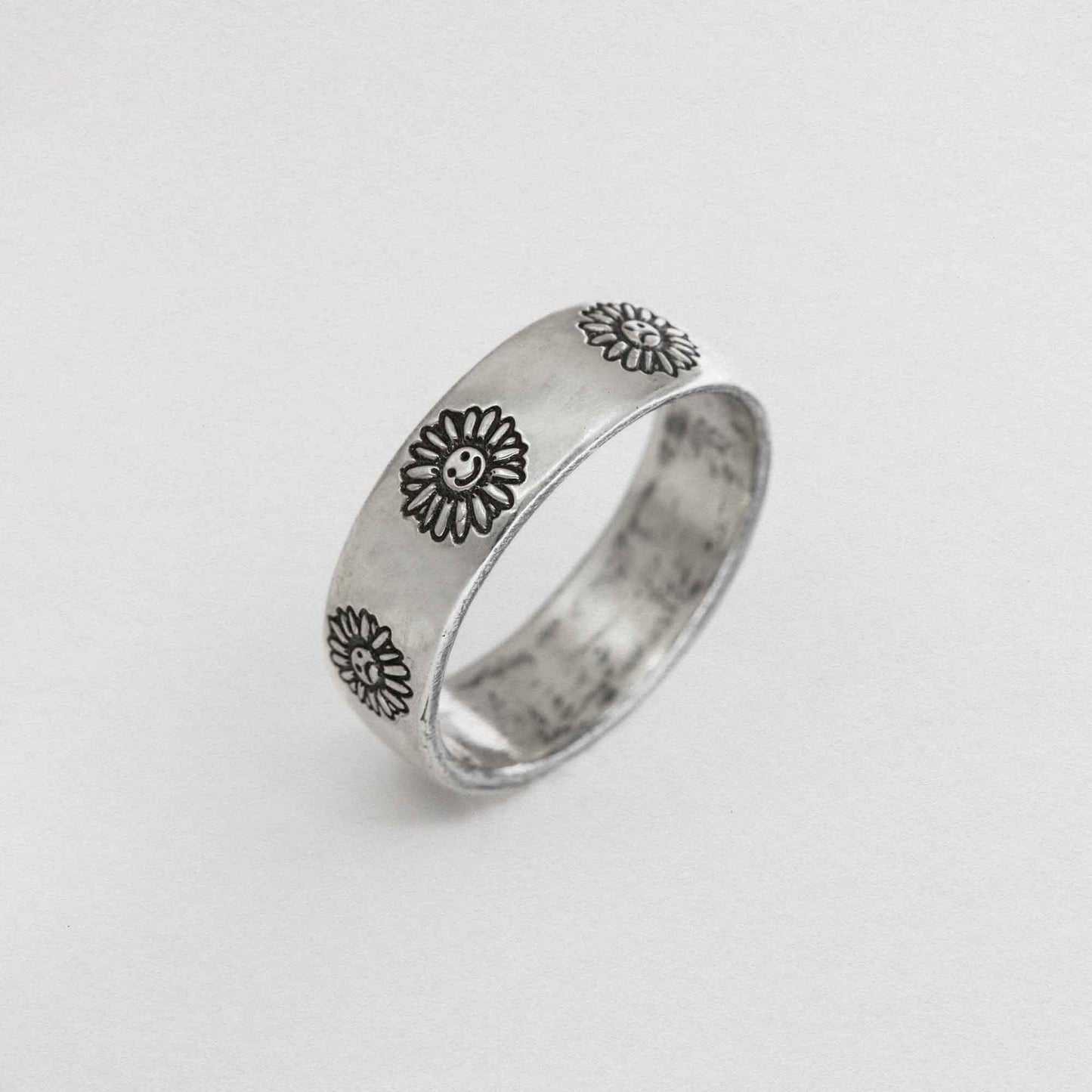 Flower Mood Ring In 925 Sterling Silver